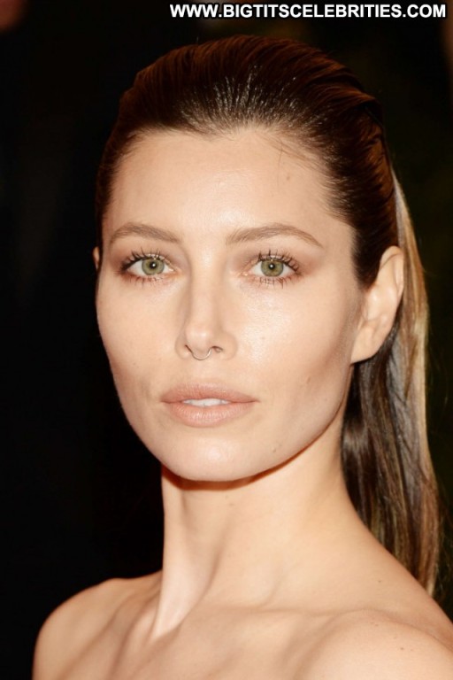 Jessica Biel Celebrity Babe Posing Hot Paparazzi Beautiful Straight