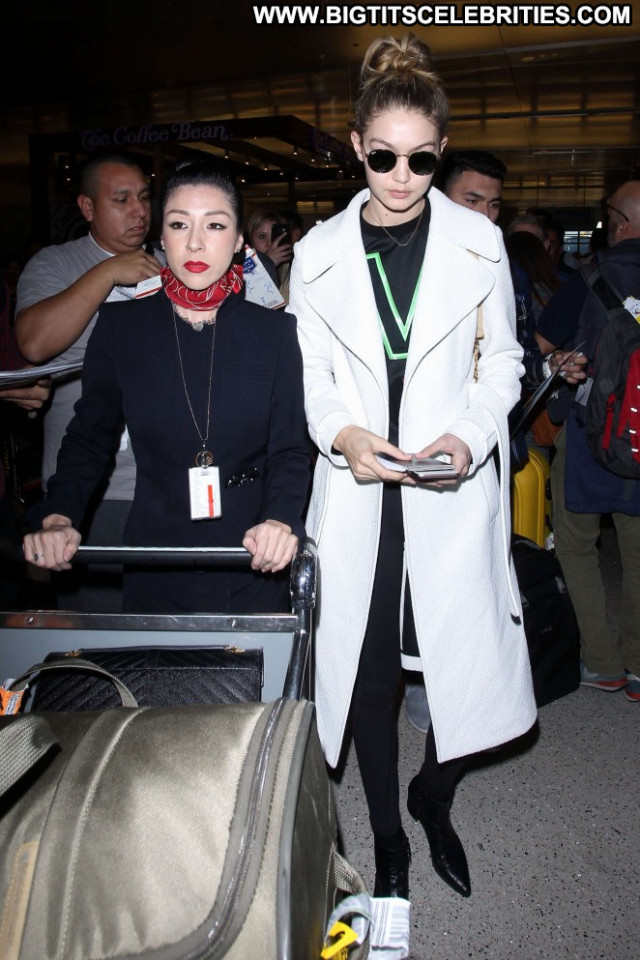 Gigi Hadid Lax Airport Beautiful Paparazzi Celebrity Posing Hot Lax