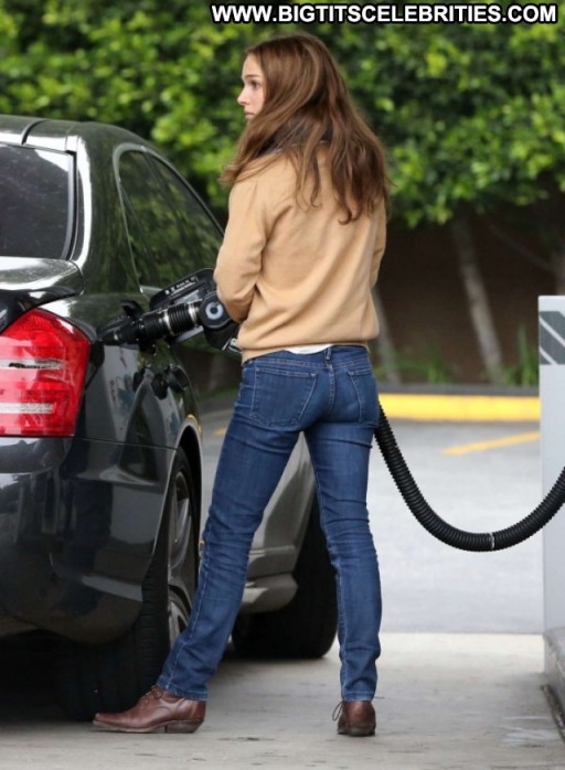 Natalie Portman Posing Hot Celebrity Straight Beautiful Paparazzi Babe