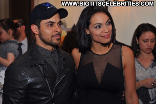 Rosario Dawson Posing Hot Babe Celebrity Beautiful Latin Paparazzi Latino Straight