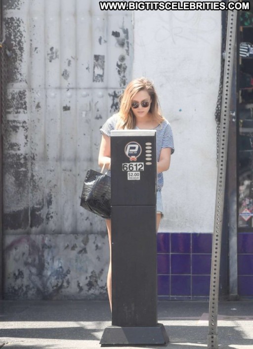 Elizabeth Olsen Beautiful Straight Posing Hot Shorts Hollywood Babe Celebrity Paparazzi