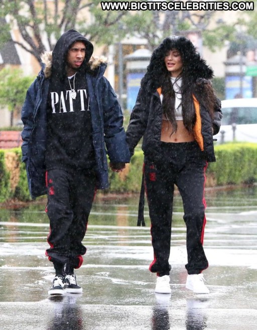 Kylie Jenner Posing Hot Celebrity Beautiful Babe Straight Paparazzi