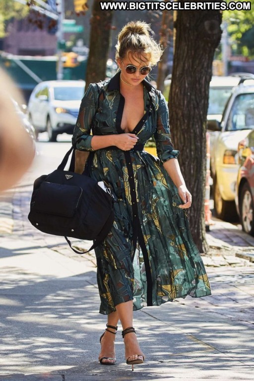 Chrissy Teigen Babe New York Beautiful Celebrity Paparazzi Straight Posing Hot