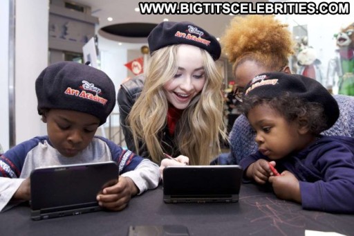 Sabrina Carpenter Straight Car Babe Beautiful Paparazzi Celebrity New York Posing Hot