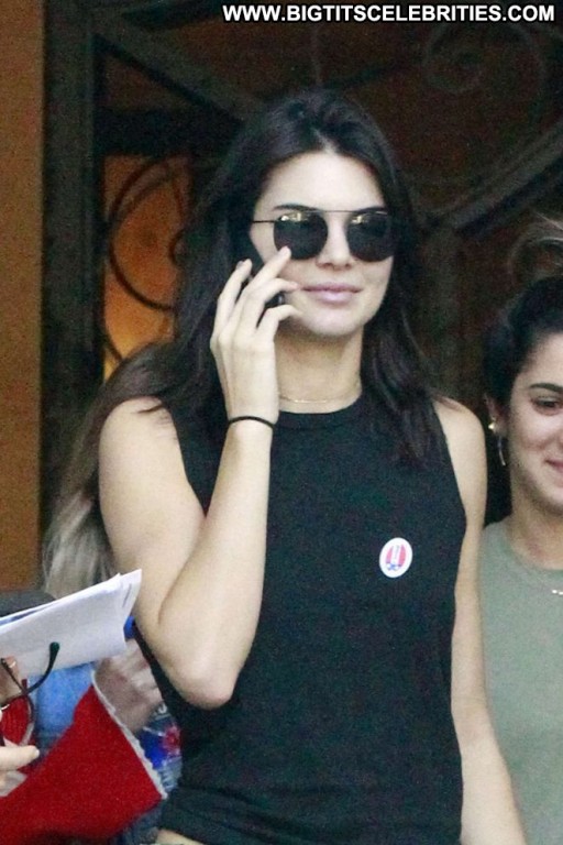 Kendall Jenner Posing Hot Beautiful Babe Celebrity Straight Paparazzi