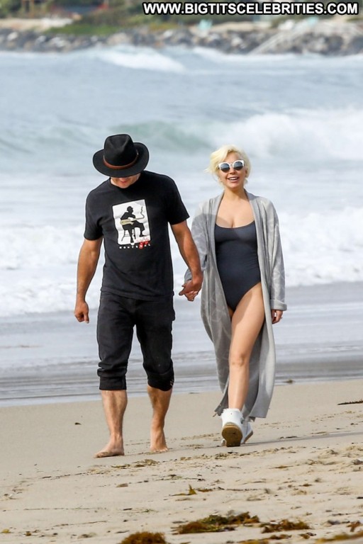 Lady Gaga Beach Celebrity Paparazzi Beautiful Mali Swimsuit Malibu Babe Gag Posing Hot Straight