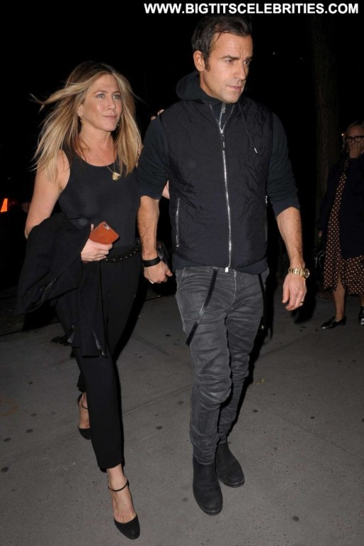 Jennifer Aniston Celebrity Beautiful Babe Posing Hot Restaurant New York Paparazzi Smile Straight
