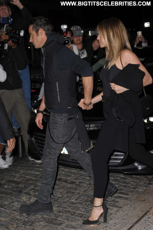Jennifer Aniston Celebrity Beautiful Babe Posing Hot Restaurant New York Paparazzi Smile Straight