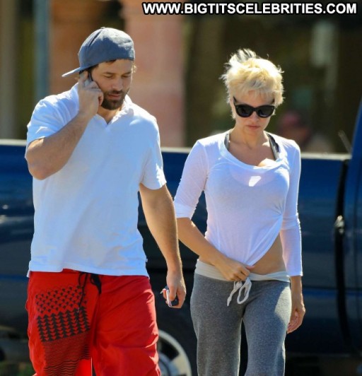 Pamela Anderson Mali Posing Hot Malibu Babe Celebrity Paparazzi Straight Beautiful