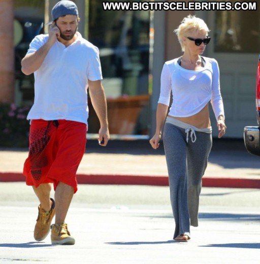 Pamela Anderson Mali Posing Hot Malibu Babe Celebrity Paparazzi Straight Beautiful