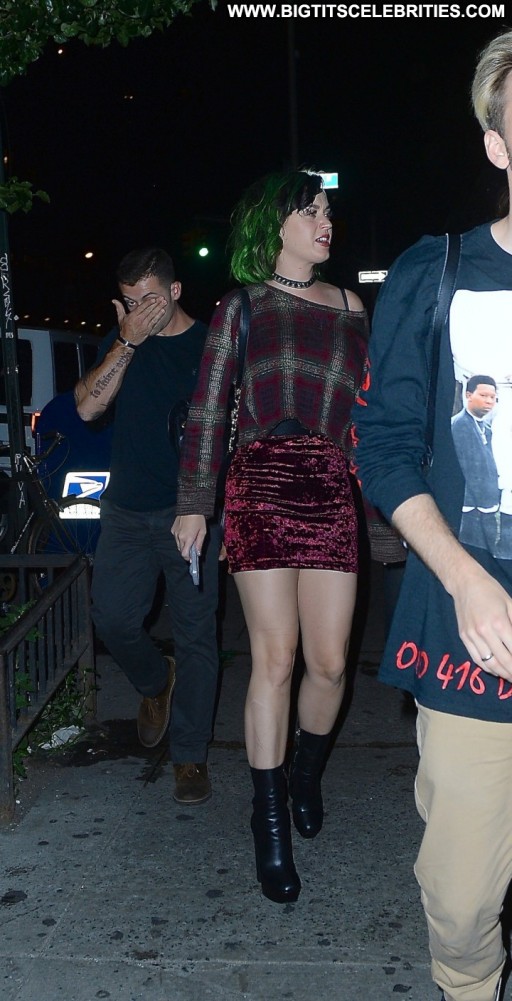 Katy Perry Straight Celebrity Beautiful Paparazzi Posing Hot Babe