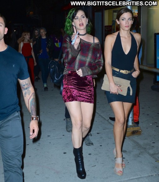 Katy Perry Straight Celebrity Beautiful Paparazzi Posing Hot Babe