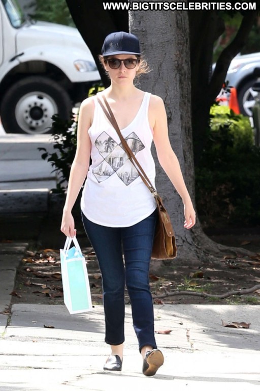 Anna Kendrick Celebrity Straight Jeans Beautiful Paparazzi Babe Posing Hot