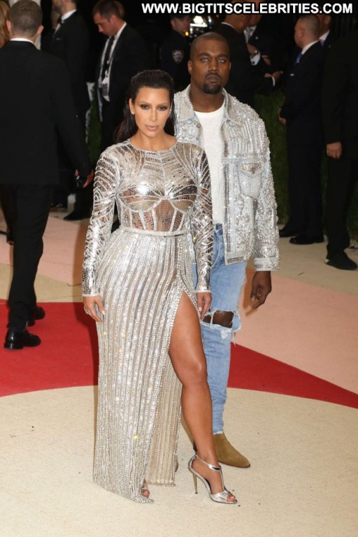 Kim Kardashian Nyc Beautiful Babe Paparazzi Celebrity Straight Posing Hot