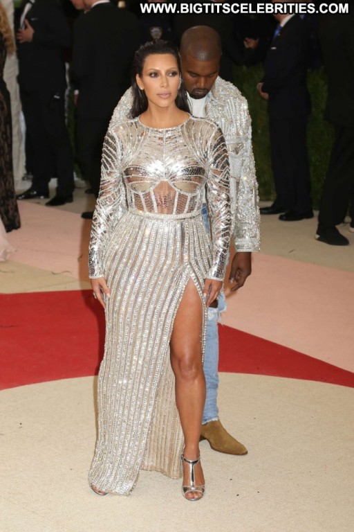 Kim Kardashian Nyc Beautiful Babe Paparazzi Celebrity Straight Posing Hot