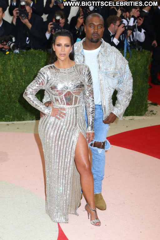 Kim Kardashian Nyc Beautiful Babe Paparazzi Celebrity Straight Posing Hot