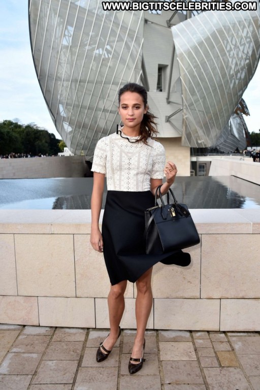 Alicia Vikander Beautiful Fashion Straight Celebrity Paparazzi Posing Hot Babe Paris