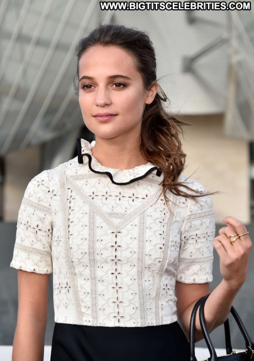 Alicia Vikander Beautiful Fashion Straight Celebrity Paparazzi Posing Hot Babe Paris
