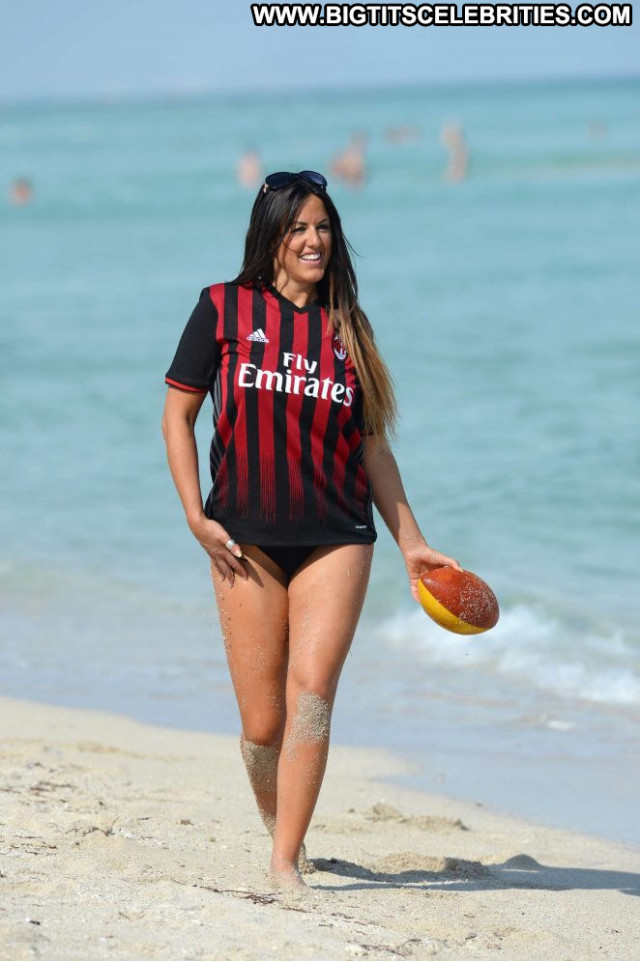 Claudia Romani No Source Beautiful Posing Hot Babe Celebrity Paparazzi