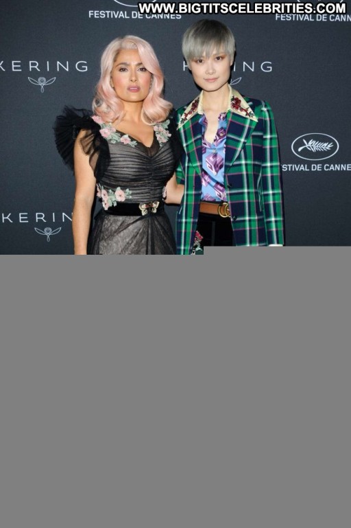 Salma Hayek Babe Posing Hot Celebrity Awards Beautiful Paparazzi Straight