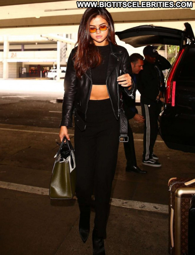 Selena Gomez Lax Airport Paparazzi Posing Hot Angel Babe Celebrity