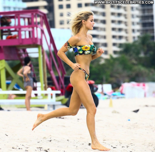 Alessia Macari Sports Illustrated Nyc Model Legs Summer Singer Xxx