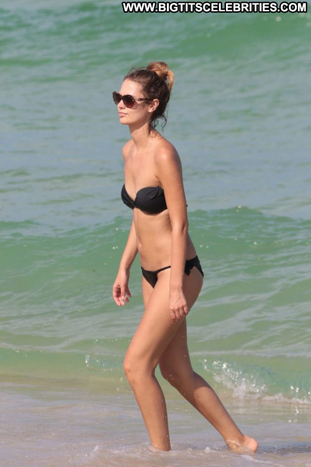 Yana Dubnik Miami Beach Beautiful Posing Hot Black Beach Celebrity