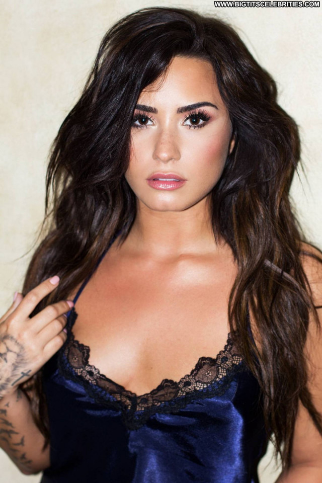 Demi Lovato Sexy No Source Movie Celebrity Photoshoot Singer American