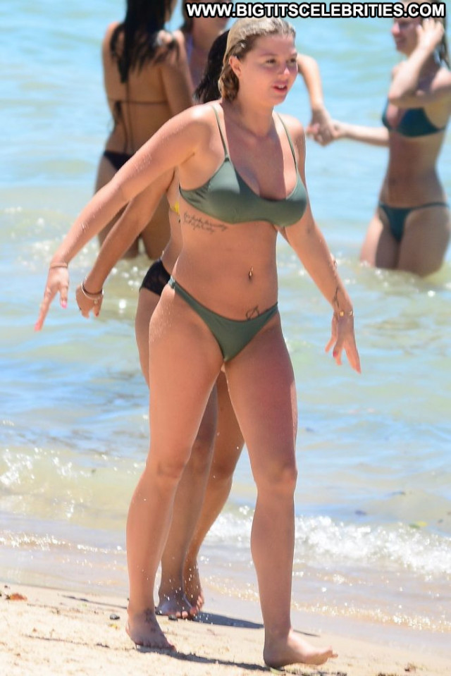 Courtney Cole Anna Nicole Hat Sexy Swimsuit Hot Girlfriend Mali