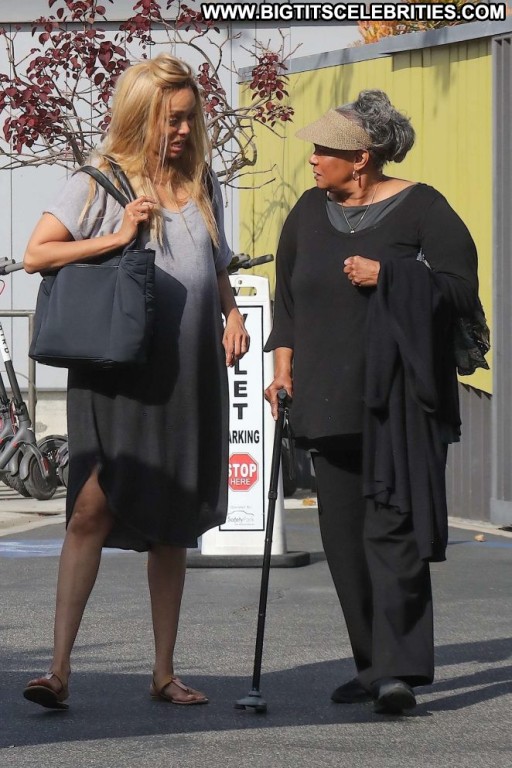 Tyra Banks Beautiful Babe Paparazzi Straight Posing Hot Celebrity