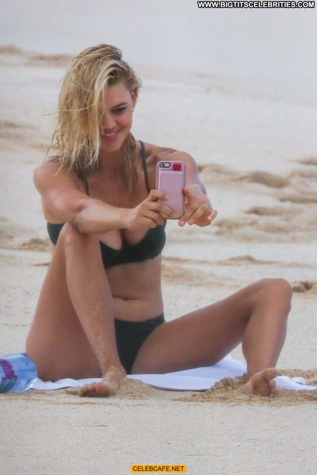 Kelly Rohrbach No Source Beach Beautiful Babe Toples Posing Hot