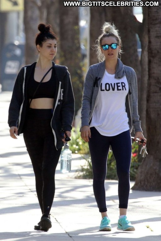 Kaley Cuoco Straight Babe Posing Hot Friends Gym Beautiful Celebrity Paparazzi