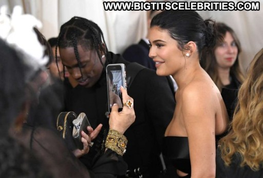Kylie Jenner Beautiful Straight Babe Paparazzi Celebrity Posing Hot Nyc