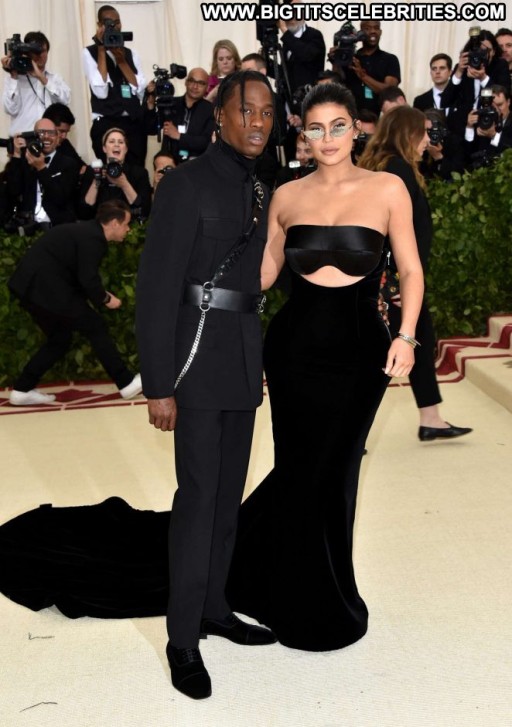 Kylie Jenner Beautiful Straight Babe Paparazzi Celebrity Posing Hot Nyc