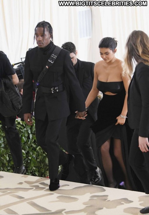 Kylie Jenner Beautiful Straight Babe Paparazzi Celebrity Posing Hot Nyc