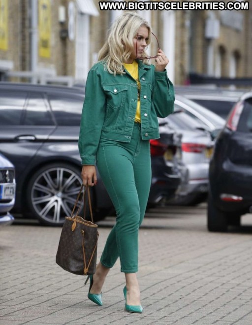 Tallia Storm Beautiful London Babe Posing Hot Straight Celebrity Paparazzi School