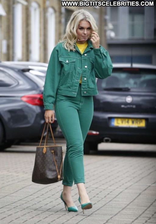 Tallia Storm Beautiful London Babe Posing Hot Straight Celebrity Paparazzi School
