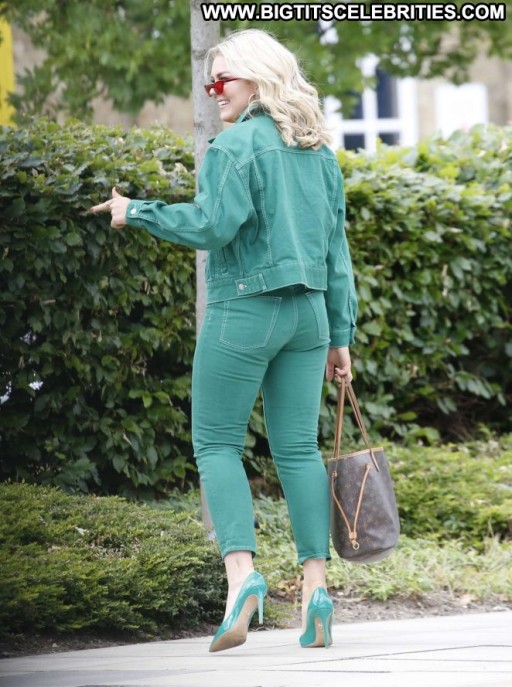 Tallia Storm Beautiful London Babe Posing Hot Straight Celebrity Paparazzi School