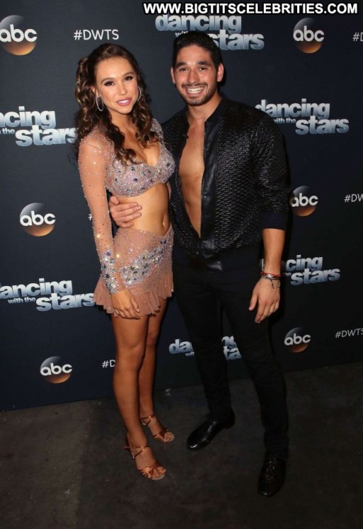 Alexis Ren Sea Beautiful Straight Los Angeles Angel Posing Hot Babe Paparazzi Celebrity