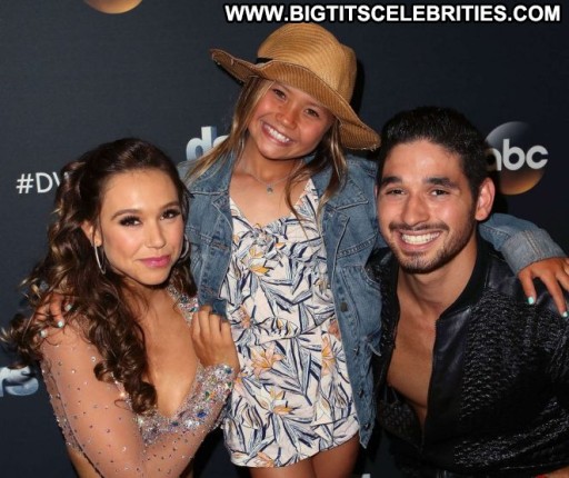 Alexis Ren Sea Beautiful Straight Los Angeles Angel Posing Hot Babe Paparazzi Celebrity