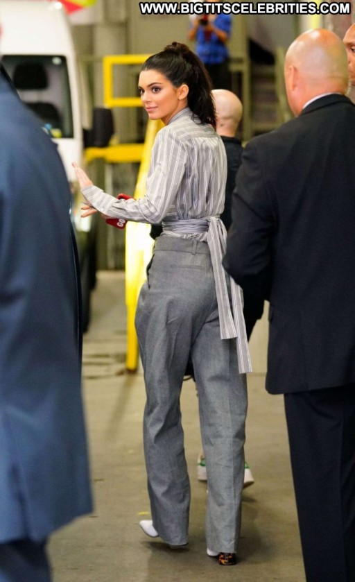 Kendall Jenner Beautiful Celebrity Posing Hot Straight Nyc Babe Paparazzi