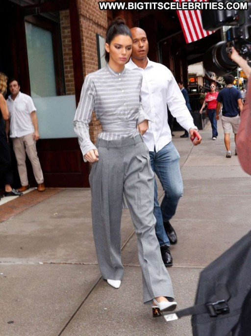 Kendall Jenner Beautiful Celebrity Posing Hot Straight Nyc Babe Paparazzi