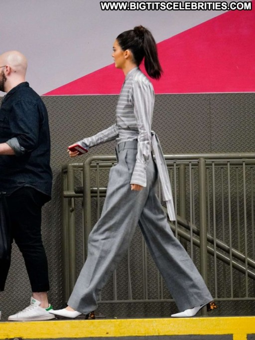 Kendall Jenner Beautiful Celebrity Posing Hot Straight Nyc Babe Paparazzi