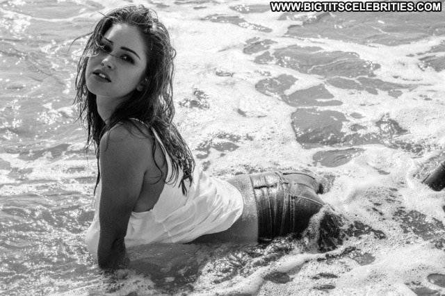 Alexis Sheree The Girl Nude Celebrity Ocean Celebrity Mali Bar Singer