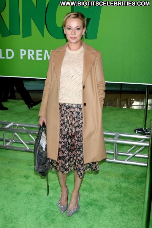 Samantha Mathis Posing Hot Beautiful New York Straight Paparazzi Babe Celebrity