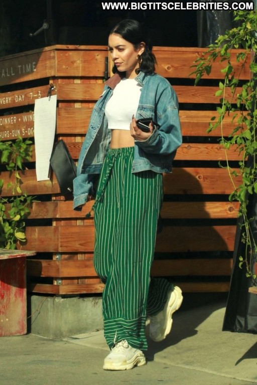Vanessa Hudgens Celebrity Beautiful Babe Posing Hot Paparazzi Straight