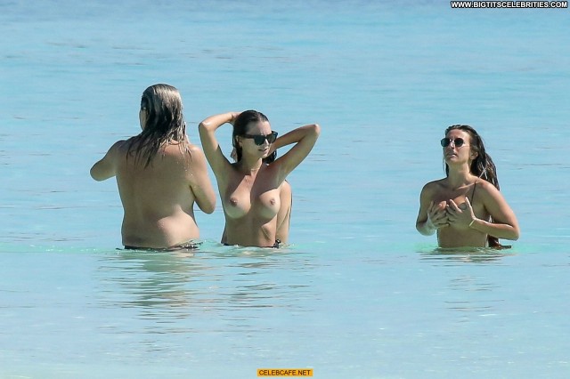 Emily Ratajkowski No Source Posing Hot Celebrity Topless Beautiful