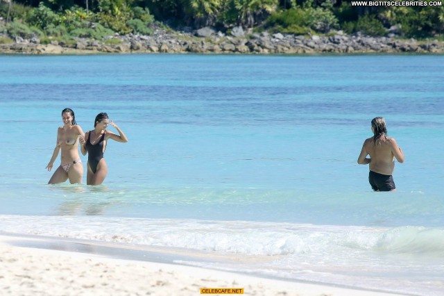 Emily Ratajkowski No Source Beach Toples Posing Hot Celebrity Topless