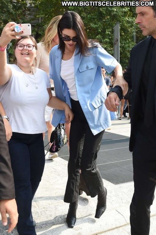 Kendall Jenner Beautiful Celebrity Straight Paparazzi Babe Fashion Posing Hot