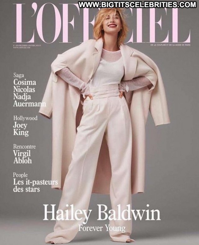 Hailey Baldwin S Magazine Paris Celebrity Beautiful Paparazzi